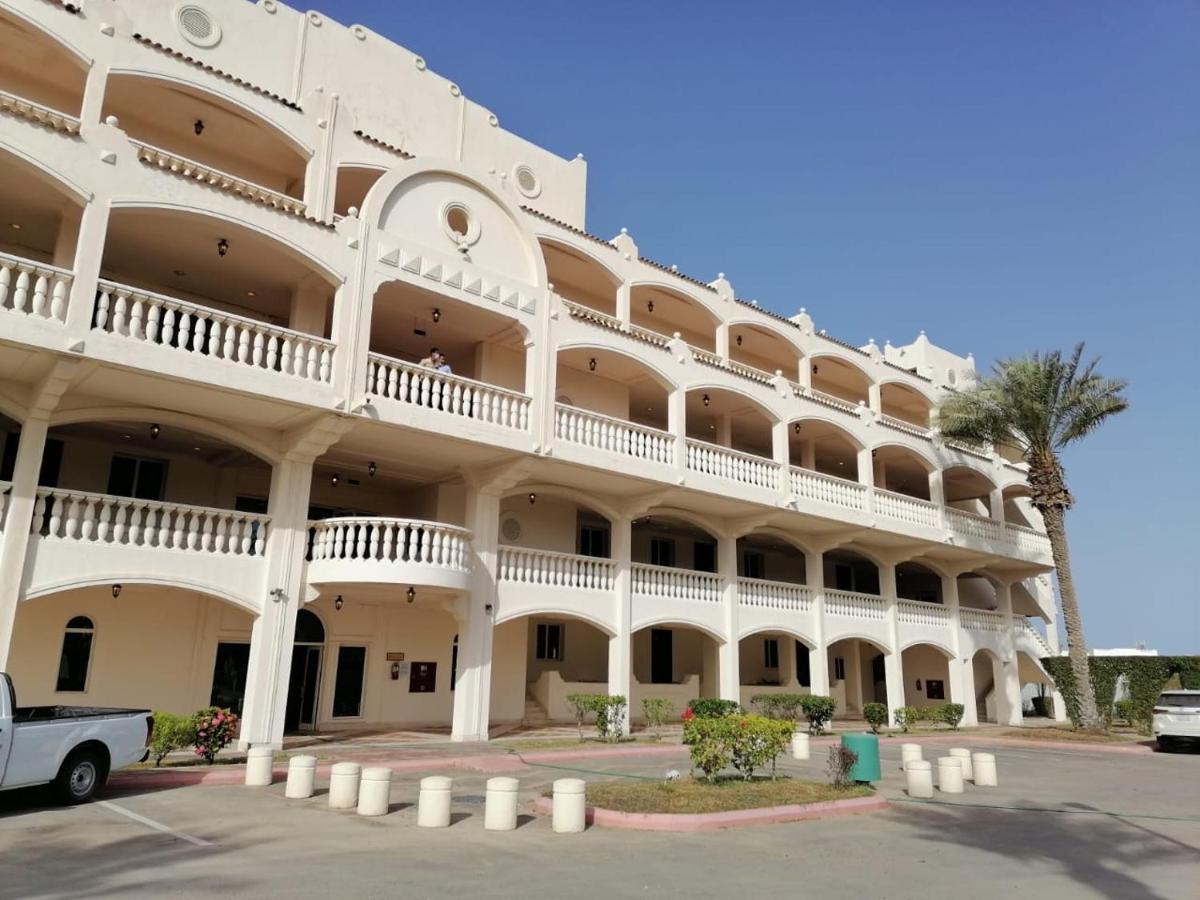 Durrah Beach Apartment ดูรัต อลารุส ภายนอก รูปภาพ